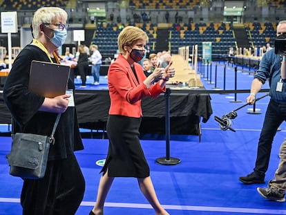 Nicola Sturgeon a su llegada al Emirates Arena de Glasgow.