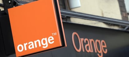 Fachada de una tienda de Orange en Madrid.