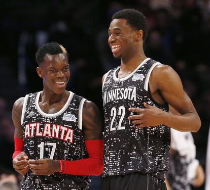 Andrew Wiggins, de los Minnesota Timberwolves,a la derecha