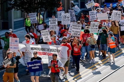 Marcha 'Workers Over Billionaires' en Atlanta, Georgia.