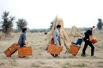 El equipaje que llevan los personajes de "Viaje a Darjeeling" fueron confeccionadas por Marc Jacobs para Louis Vuitton. Los dibujos hechos por Eric Anderson (el hermano de Wes) están basados en "El príncipito" de Saint-Exupéry.