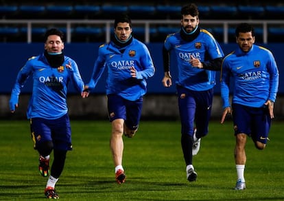 Messi, Suárez, Piqué i Alves, s'entrenen a l'estadi de Mitsuzawa.