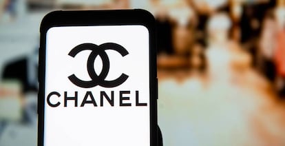 Logotipo de la firma Chanel. 