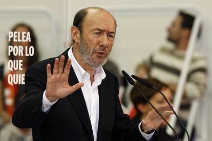 Rubalcaba habla en el mitin de Murcia