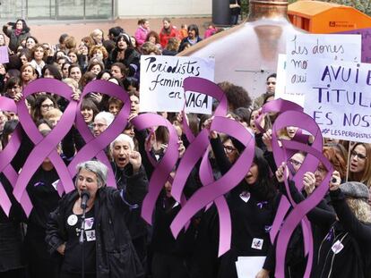 Protesta de dones periodistes el 8-M.