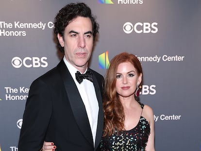 Sacha Baron Cohen e Isla Fisher en una gala en Washington, en diciembre de 2022.