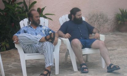 Paco de Lucía (left) and Javier Limón in Cancún.