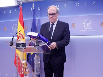 Rueda de prensa del Defensor del Pueblo, Ángel Gabilondo, el viernes en el Congreso.