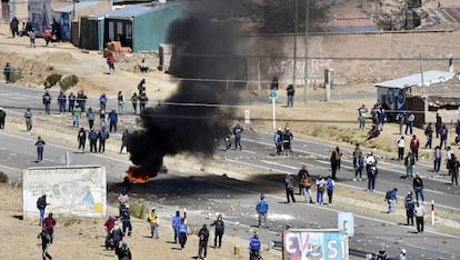 Un enfrentamiento entre polic&iacute;as y mineros en Bolivia. 
