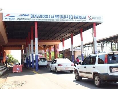 El paso fronterizo entre la ciudad de Posadas, en Argentina, y Encarnaci&oacute;n, en Paraguay.