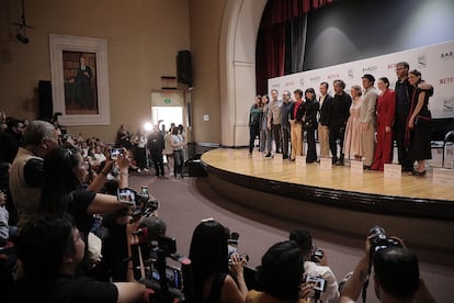 El elenco de 'Bardo' en la inauguración del Festival Internacional de Cine de Morelia, este sábado.