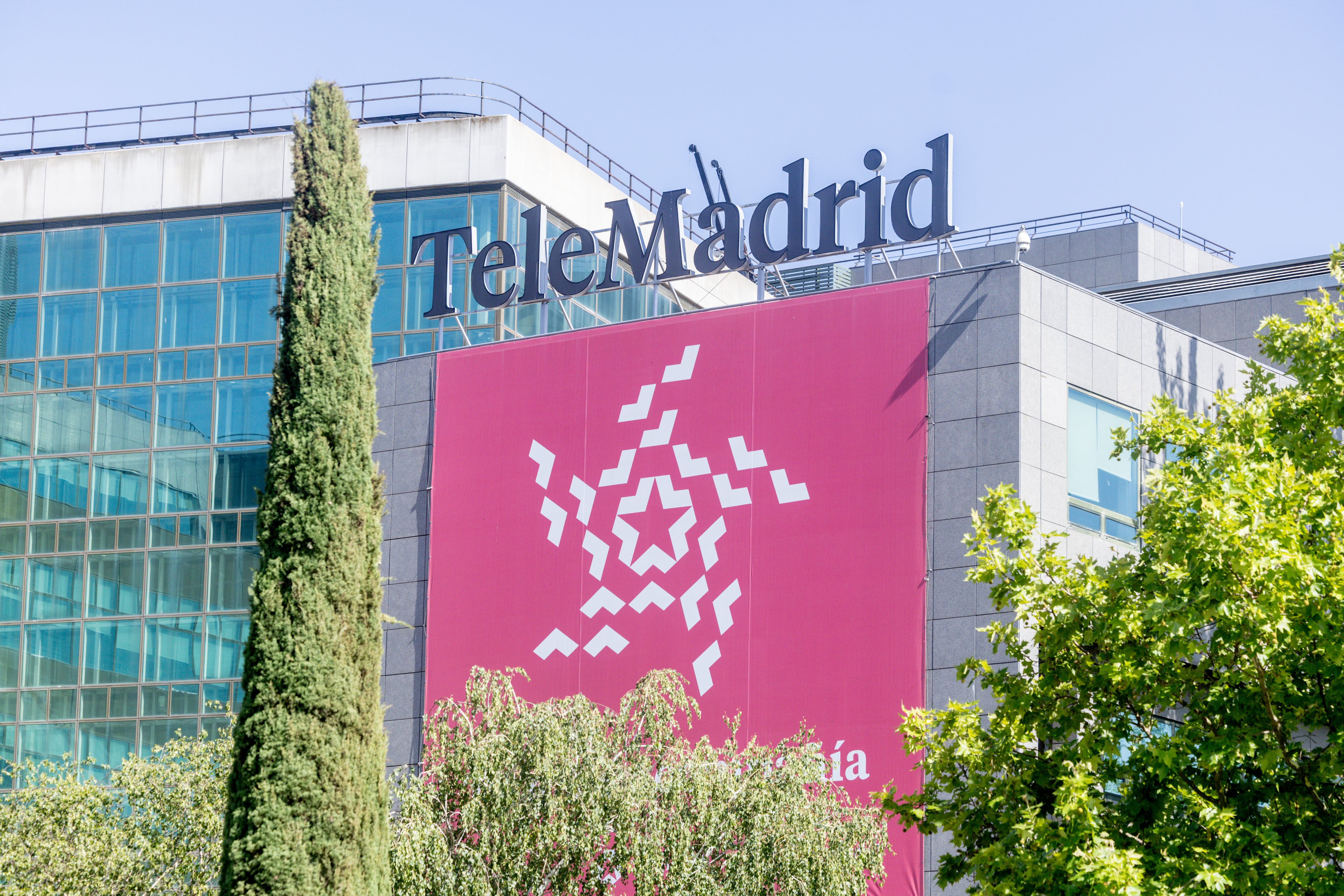 El comité de empresa de Telemadrid denuncia la contratación “irregular” del chófer del director general