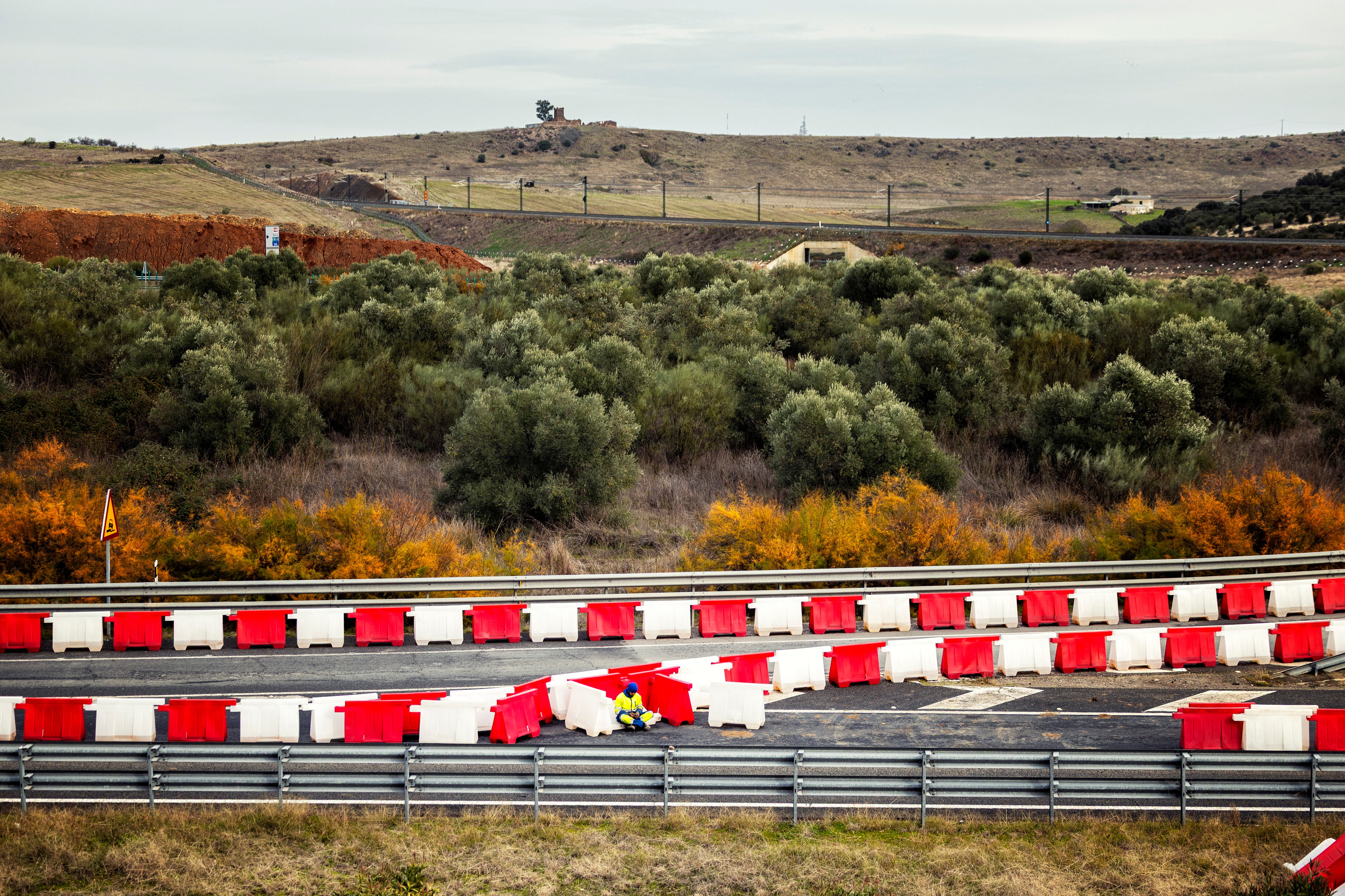 Obras de la futura autovía que unirá Cáceres con Badajoz, prevista para 2026. 