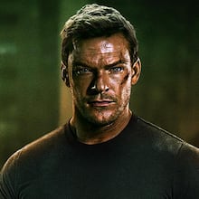 Actor Alan Ritchson protagonista de Reacher
