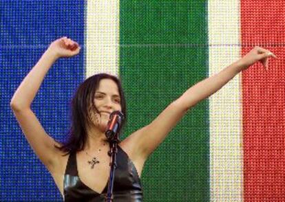 Andrea Corr, en un momento del concierto de Trafalgar Square.