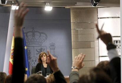 Soraya Saenz de Santamaría, vicepresidenta del Gobierno en la rueda de prensa tras el Consejo de Ministros.