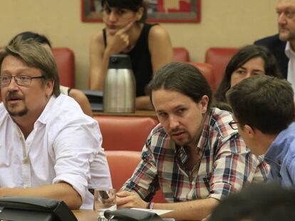 Xavier Dom&egrave;nech, Pablo Iglesias e &Iacute;&ntilde;igo Errej&oacute;n, ayer en el Congreso.