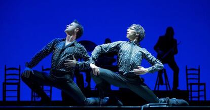 Los bailarines Christian Lozano y Eduardo Guerrero durante la gala.