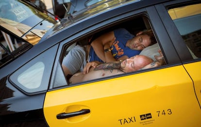 Dos taxistas en las protestas en Barcelona.