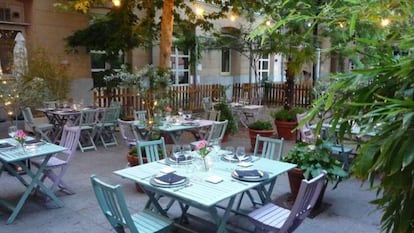 Terraza de Le Café en el Instituto Francés.