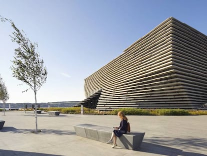 Exterior del Museo Victoria & Albert (V&A) diseñado por el japonés Kengo Kuma.