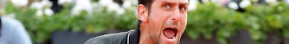 Djokovic reacciona tras fallar un punto contra Cecchinato.