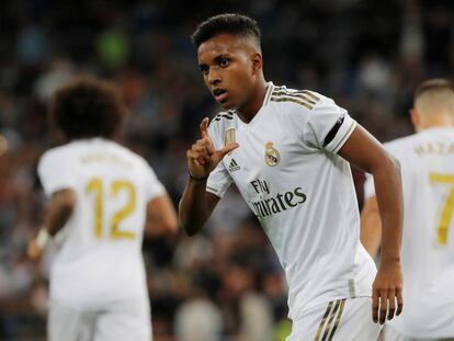 Rodrygo celebra el primer gol.