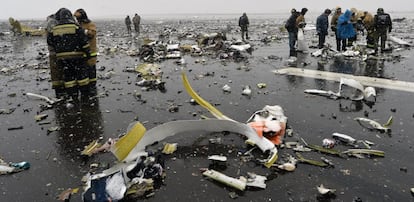 Restos del avión de la compañía FlyDubai siniestrado en Rusia.