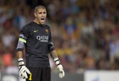 Víctor Valdés durante el partido ante el Ajax.