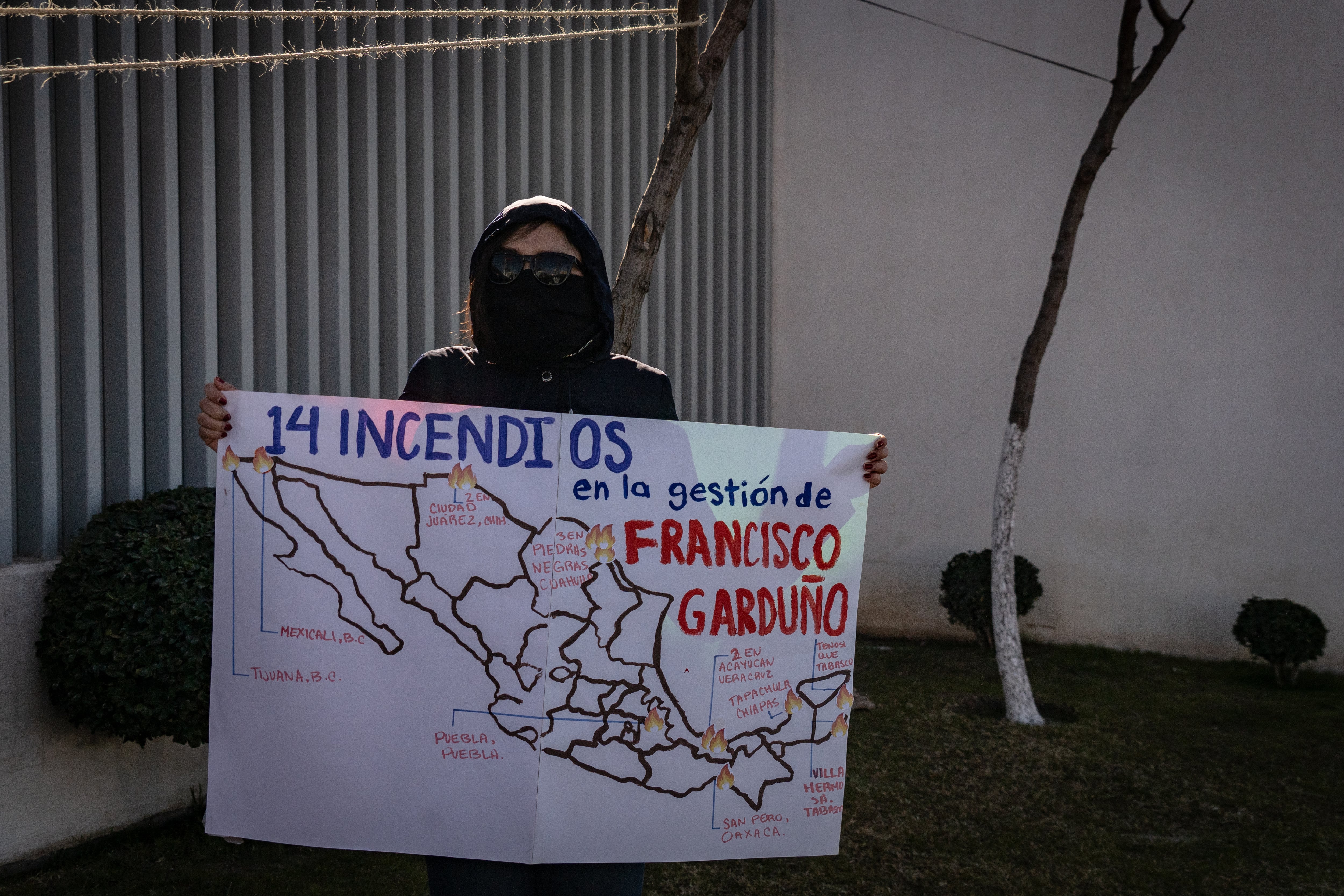 Organizaciones civiles se manifestaron a las afueras del Poder Judicial de la Federación, el 24 de enero de 2025, en Ciudad Juárez, Chihuahua.