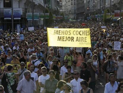 La manifestación a favor de Madrid Central por la Gran Vía.