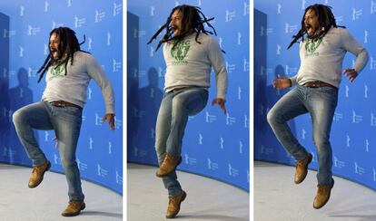 El músico jamaicano Rohan Marley posando para la prensa durante la 62 edición del Festival Internacional de Cine de Berlín donde ha presentado la película 'Marley'.