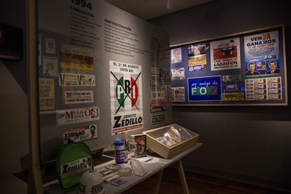 Artículos de propaganda desde la elección de 1910 hasta 2012 son expuestos por el Museo del Objeto del Objeto