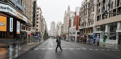 Vista de la Gran Vía de Madrid, vacía.