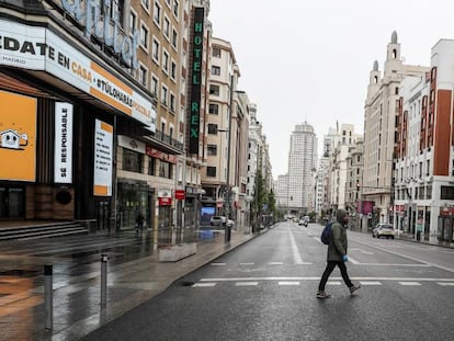 Vista de la Gran Vía de Madrid, vacía.