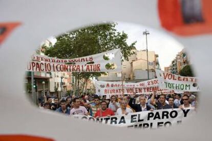 Manifestación contra el paro, ayer en el barrio de La Salut.