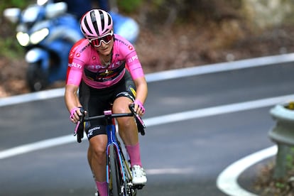 Elisa Longo Borghini, con el maillot rosa del Giro de este curso, ganadora a la postre.