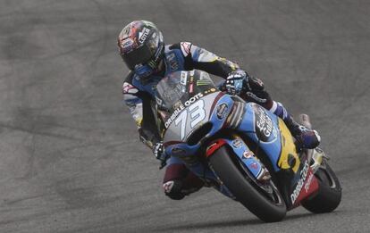 Alex Márquez durante el segundo día de los test oficiales de los equipos del Campeonato del Mundo de Moto2 y Moto3 en el Circuito de Jerez.