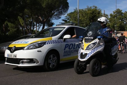 Unidades de Polic&iacute;a Municipal de Madrid, patrullando por la capital.