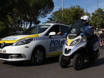 Unidades de Polic&iacute;a Municipal de Madrid, patrullando por la capital.