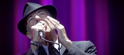 Leonard Cohen durante su segundo y único concierto en España en el Palacio de Deportes.