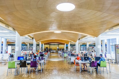 Biblioteca Mara Zambrano, en la Universidad Complutense de Madrid.