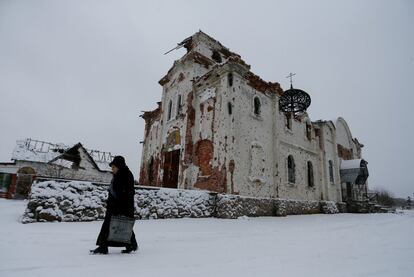 El monasterio Iversky, a las afueras de Donetsk. El edificio sufrió graves daños durante una batalla entre las fuerzas armadas de Ucrania y la República Popular Separatista de Donetsk.