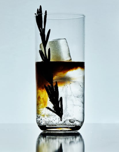 Moka Tonic, elaborado por Hola Coffee.