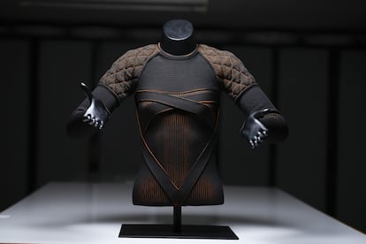 CUPRA aplica su tecnología punta en el tejido 3D del Adaptative knitting piece, que se adapta como una segunda piel.