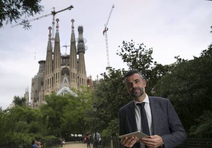 Santi Vila, davant de la Sagrada Família, escenari escollit per ell mateix pocs dies després de la polèmica sobre l’obra de Gaudí.