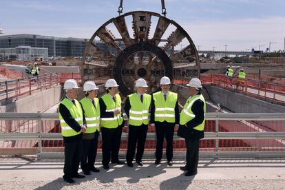 Arribada de la tuneladora del metro a l'aeroport del Prat l'any 2009.