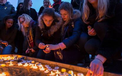 Vigilia en Trafalgar Square por las v&iacute;ctimas del ataque de Londres. 