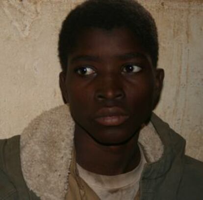 Adama Drabo, de 16 años, detenido en la Gendarmería de Sevaré.