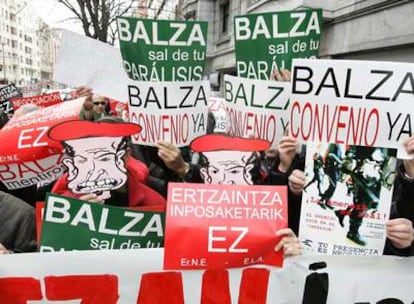 Manifestación de agentes de la Ertzaintza en Bilbao para reivindicar un nuevo convenio.